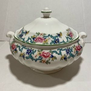 Royal Doulton FLORADORA GREEN TC1127 Round Serving Bowl for soup w/Handles lid